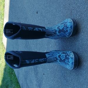 BOGS size 7 black teal